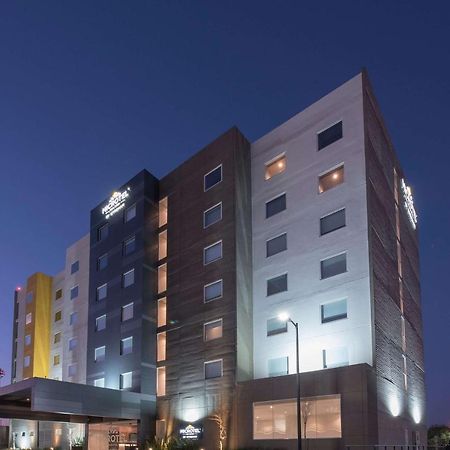 Microtel Inn & Suites By Wyndham Guadalajara Sur Palomar Extérieur photo