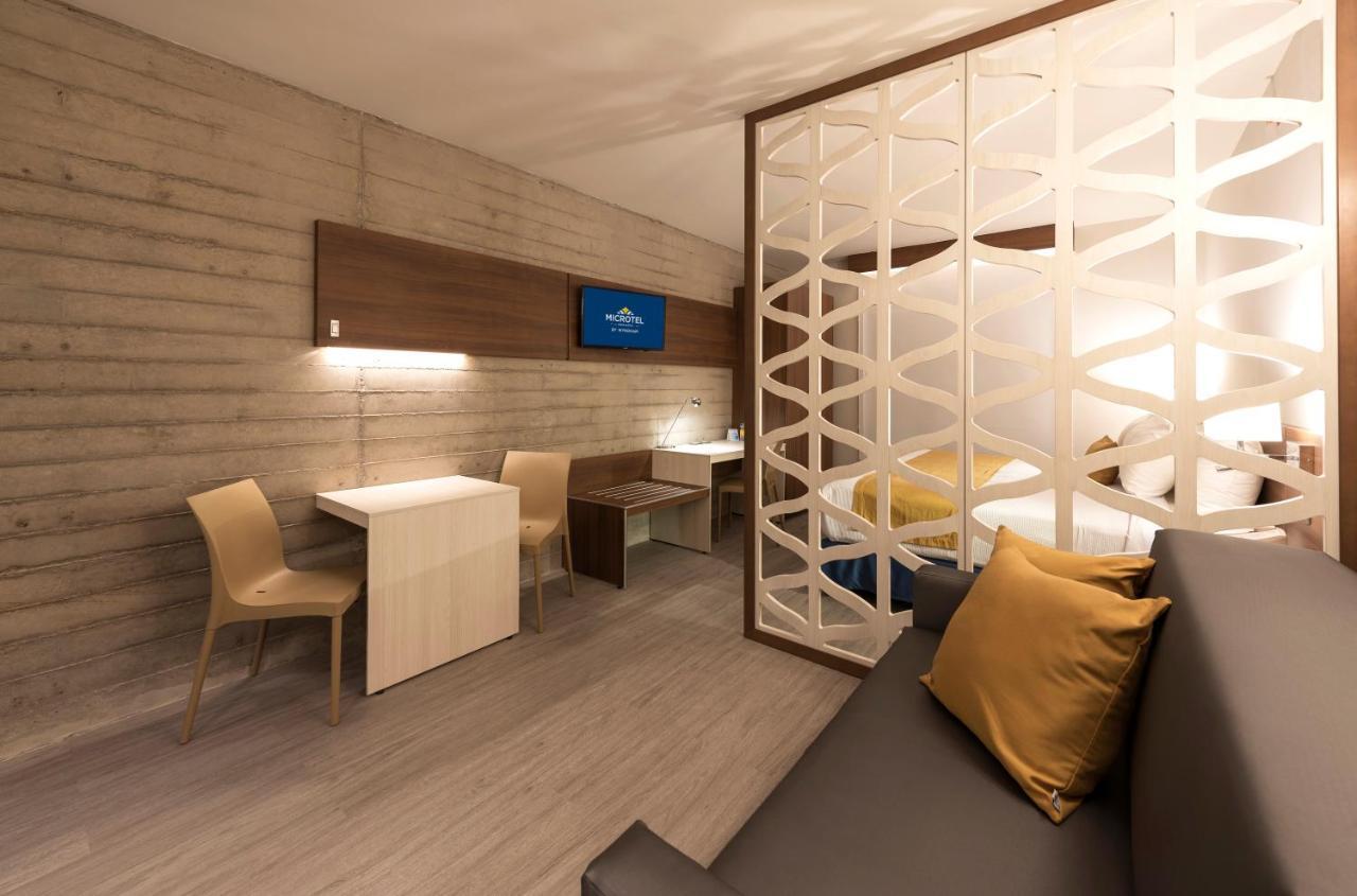 Microtel Inn & Suites By Wyndham Guadalajara Sur Palomar Extérieur photo