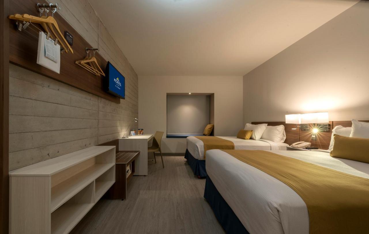 Microtel Inn & Suites By Wyndham Guadalajara Sur Palomar Extérieur photo